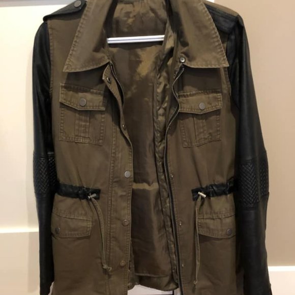 John and Jenn utility jacket - Picture 1 of 3